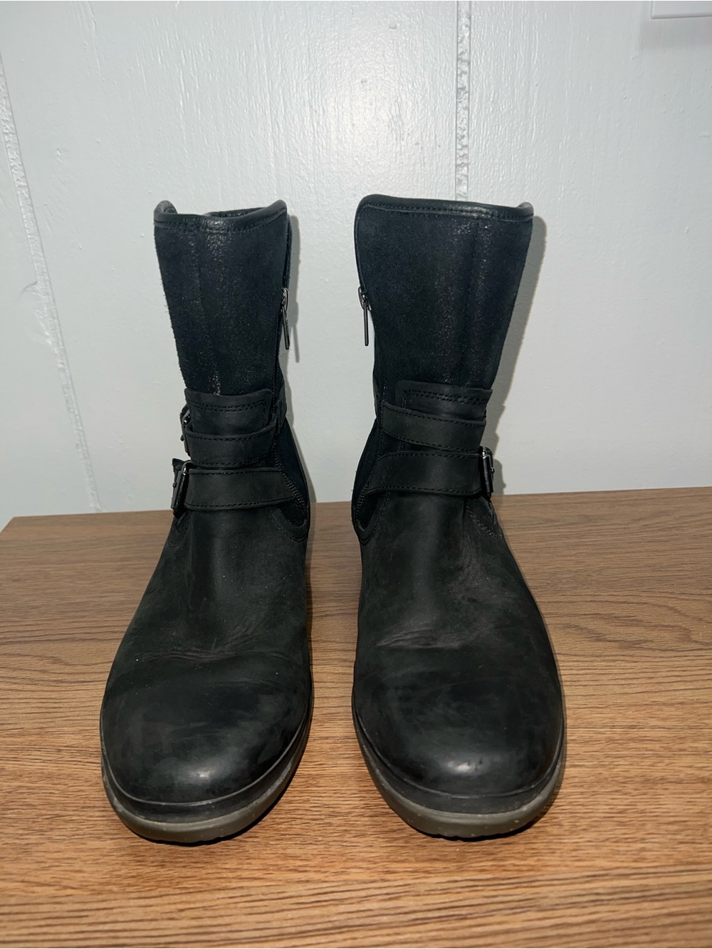 UGG Simmens Boot 1008439 Women Sz 9 Black Waterproof Leather Harness - Picture 4 of 10